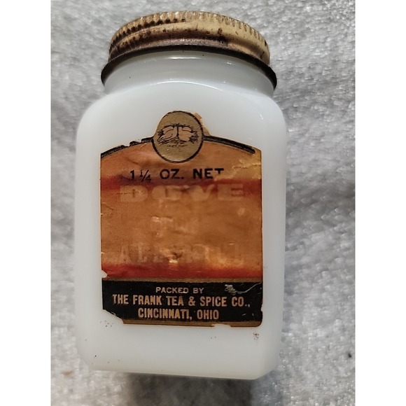 Vintage Dove White Milk Glass Allspice Shaker Stamped Made In USA - Picture 3 of 6
